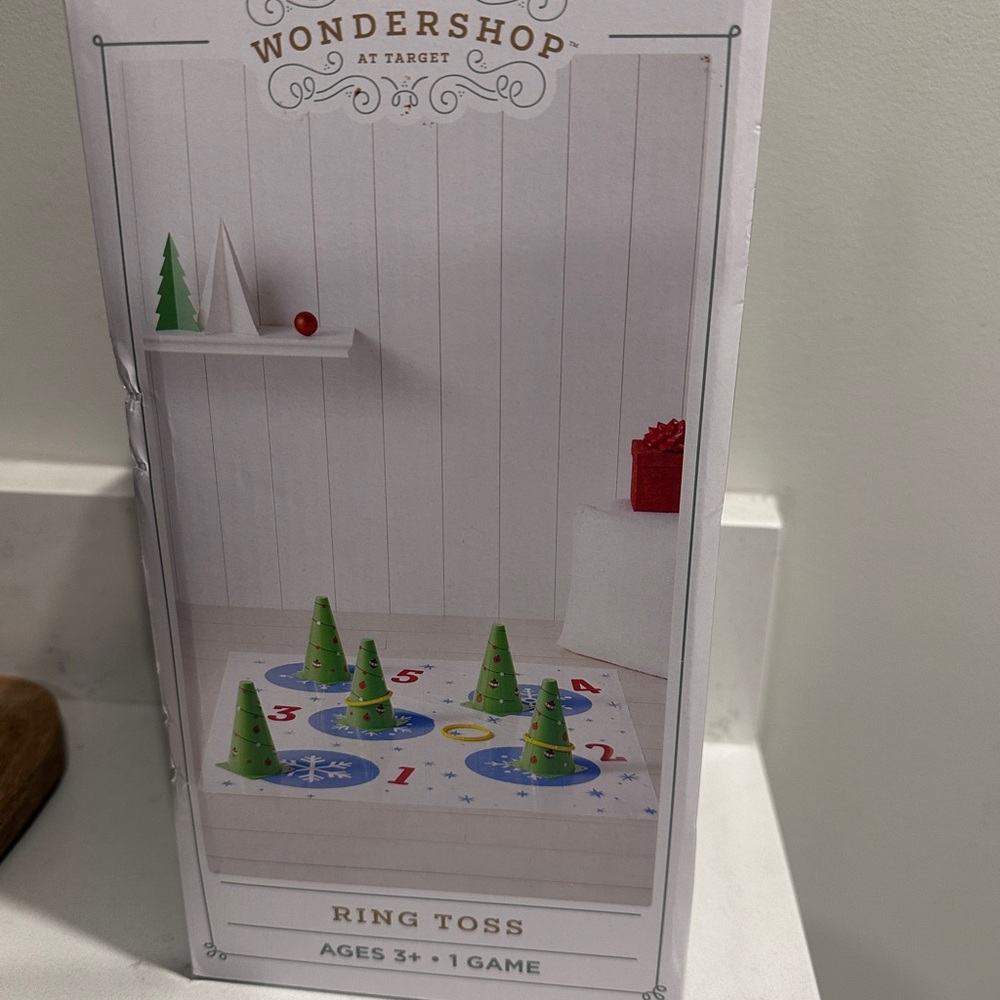 Wondershop Festive Ring Toss Game - Green and Red